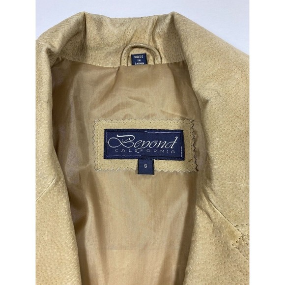 Women's Tan Leather Jacket - Picture 5 of 16